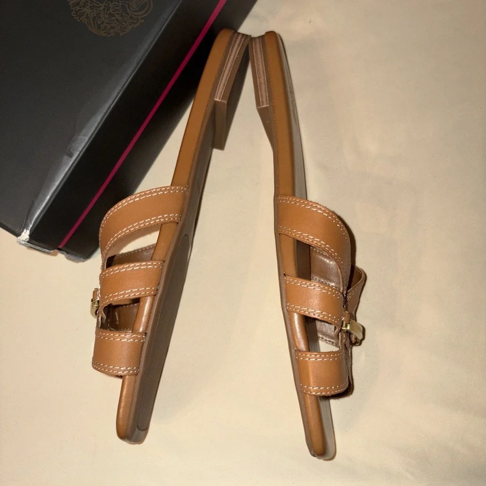 NIB Vince Camuto Arisha Sandals 11 M Brown Leather Slip-On Square Toe Flat Logo